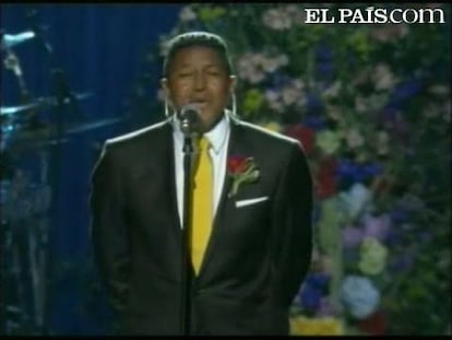 Uno de los momentos más emocionantes del homenaje a Jackson ha sido la canción que su hermano Jermaine le ha dedicado. <i>Smile</i>, su tema preferido según Brooke Shields.