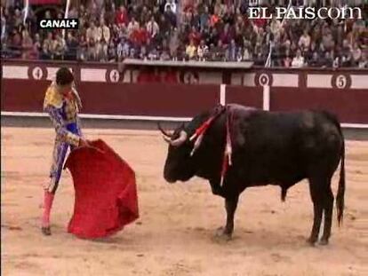 Los toros de Parladé han dado poco juego en la 9ª de abono de San Isidro, tarde en la que José Manuel Mas ha tomado la alternativa de manos de Diego Urdiales y en presencia de Matías Tejela. El balance final de la terna fue de seis silencios. <a href=" http://www.elpais.com/toros/feria-de-san-isidro/"><b>Vídeos de la Feria de San Isidro</b></a>