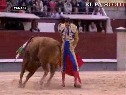 Uceda Leal, El Cid y Miguel Tendero salieron de las Ventas en una tarde dominada por los silencios del público en todos los toros. <a href=" http://www.elpais.com/toros/feria-de-san-isidro/"><b>Vídeos de la Feria de San Isidro</b></a>