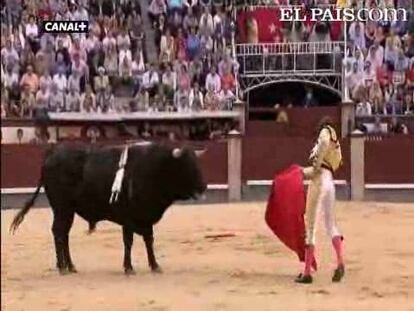 El matador madrileño corta la única oreja de la tarde y firma una faena de exposición en el cuarto toro de la penúltima jornada de San Isidro <a href=" http://www.elpais.com/toros/feria-de-san-isidro/"><b>Vídeos de la Feria de San Isidro</b></a>