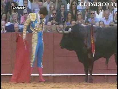 Decepcionante final de feria en una Maestranza que colgó el cartel de no hay billetes. Mala presentación y juego de los toros de Zalduendo y San Pedro que ni hicieron ni se dejaron hacer.