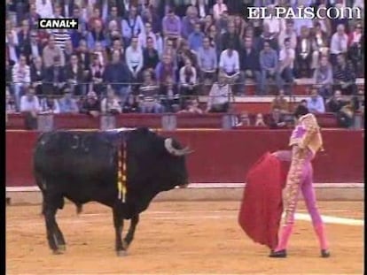 No dio para más esta octava de la Feria del Pilar en la que la templanza de Castaño con el tercero y el buen sabor de boca que dejó Rafaelillo con el que abrió plaza, fueron lo único reseñable de la tarde. <a href=" http://www.elpais.com/toros/feria-del-pilar/"><b>Vídeos de la Feria del Pilar</b></a>