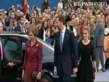 La Reina, Don Felipe y Doña Letizia presiden los Príncipe de Asturias