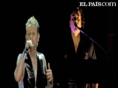 Depeche Mode interpretan 'Dressed In Black' en Barcelona