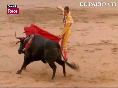 Primera corrida de la Feria de San Isidro y primera decepción: los toros de Valdefresno, de bella estampa, resultaron mansos y blandos. De la terna solo destacaron algunos compases del sevillano Daniel Luque.<a href="http://www.elpais.com/toros/feria-de-san-isidro/"><b>Vídeos de la Feria de San Isidro</b></a> 