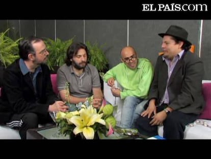 El argentino Hernán Ronsino, el mexicano Pablo Soler Frost, el ecuatoriano Miguel Antonio Chávez y el uruguayo Dani Umpi debaten sobre su relación con la lengua castellana.