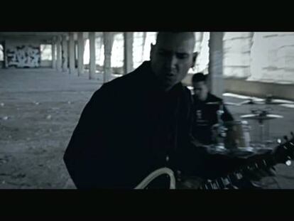 Estrenamos 'De héroes y gobernantes', nuevo videoclip de Deniro