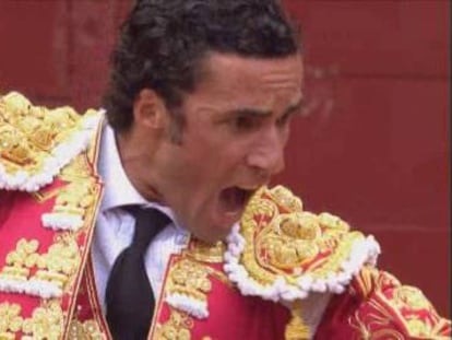 El diestro Matías Tejela en plena faena en Las Ventas.