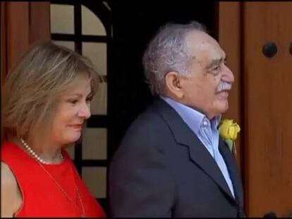 Gabriel García Márquez en la puerta de su domicilio el pasado 6 de marzo