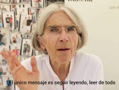 Donna Leon firma en vídeo su última novela a lectores de EL PAÍS