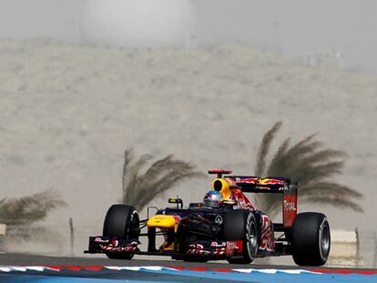 Vettel devuelve el mando a Red Bull