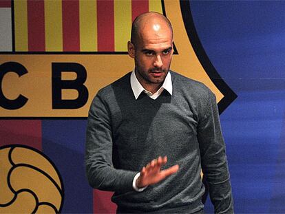 Guardiola se despide en la rueda de prensa.