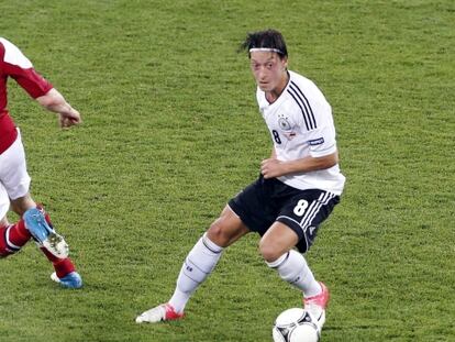 Özil, talento turco al servicio de la máquina germana