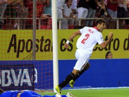 Fazio celebra su gol.