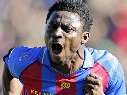 Martins celebra el primer gol del Levante.