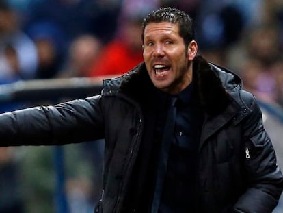 Simeone durante el partido del Atlético contra el Levante.