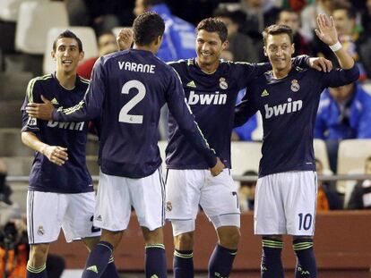 El Madrid celebra uno de los goles ante el Valencia.