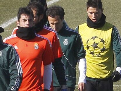 Mourinho, antes de comparecer ante los medios.