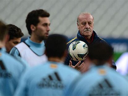 Del Bosque, durante el entrenamiento en Sant Denis.