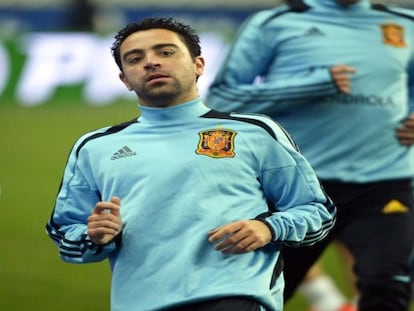 Juega Xavi, anima Iker