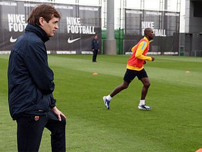 Tito y Abidal, durante el entrenamiento de este viernes.