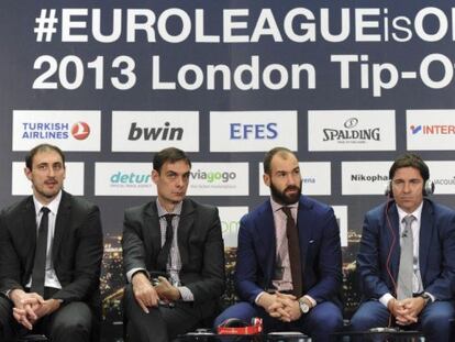 Krstic, del CSKA; Barzokas, entrenador del Olympiacos, Spanoulis, base del Olympiacos, Pascual, técnico del Barça, y Navarro, ayer en Londres.