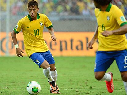 Neymar, durante el partido contra Uruguay.