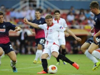 Alberto Moreno, durante un partido con el Sevilla. VÍDEO: ATLAS.