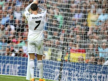 Cristiano se lamenta de una ocasión fallada
