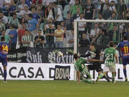 Manu del Moral marca el primer gol del partido