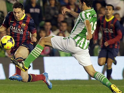 Jugada en la que Messi se lesiona en el partido contra el Betis.