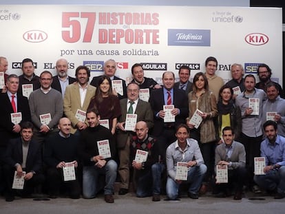 Algunos de los autores en la presentación del libro.