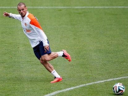 Sneijder, durante el entrenamiento con Holanda.