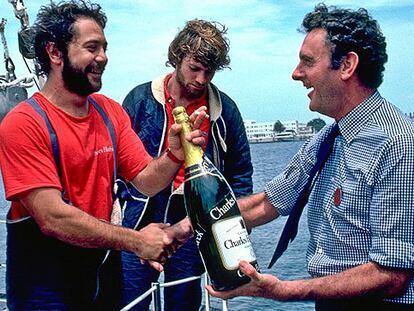 Alain Gabbay, a la izquierda, a su llegada al Mar del Plata en la edición de 1981-1982.