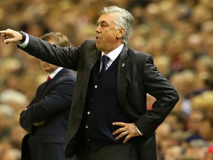 Ancelotti, durante el partido ante el Liverpool.