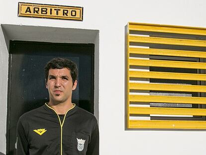 El colegiado Pablo Fernández.