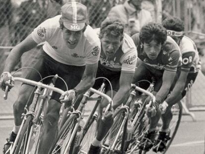 <b>Vídeo: Perico Delgado recuerda su primera victoria en la Vuelta a España.</b> En la foto, el ciclista segoviano en Salamanca, cuando lideraba la prueba el 12 de mayo de 1985 (RAÚL CANCIO)