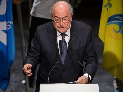 Blatter, en roda de premsa. Foto: AFP/ Vídeo: REUTERS