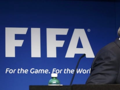Blatter, tras presentar la dimiisión