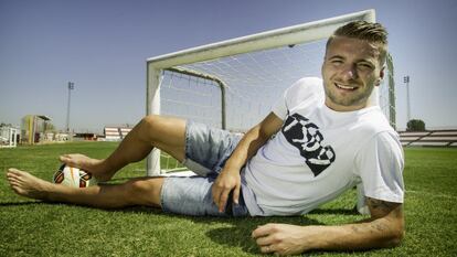 Ciro Immobile posa en la Ciudad Deportiva del Sevilla antes de la entrevista.