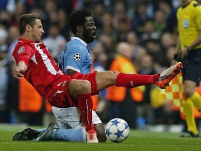 Krychowiak, ante Bony en Manchester. / Foto: REUTERS/ Vídeo: ATLAS