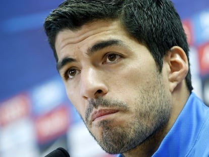 Luis Suárez durante coletiva de imprensa.