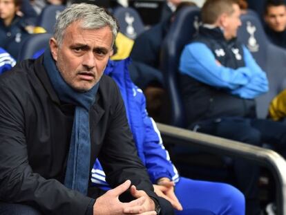 Mourinho, destituido como entrenador del Chelsea.