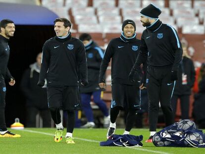 Suárez, Messi, Neymar y Piqué, en el entrenamiento en Londres.