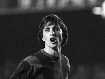 Cruyff durante un partido en el Camp Nou en 1978. EFE