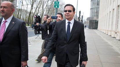 Rafael Callejas sale de la Corte Federal de Brooklyn el lunes.