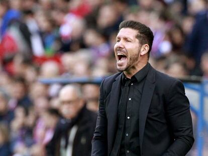 Simeone en el partido del Málaga.