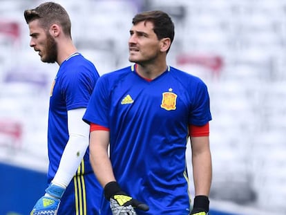 De Gea y Casillas, en el último entrenamiento de la selección antes de su debut ante la República Checa.