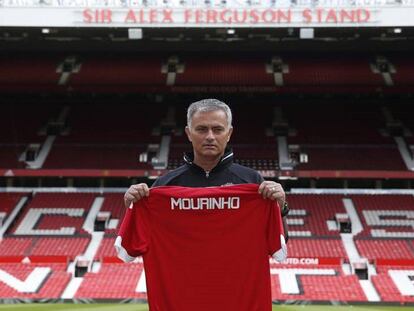 Mourinho, durante su presentación como entrenador del Manchester United.