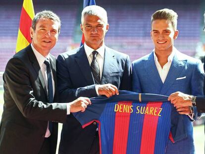 Denis Suárez posa con Bartomeu. Vídeo: ATLAS